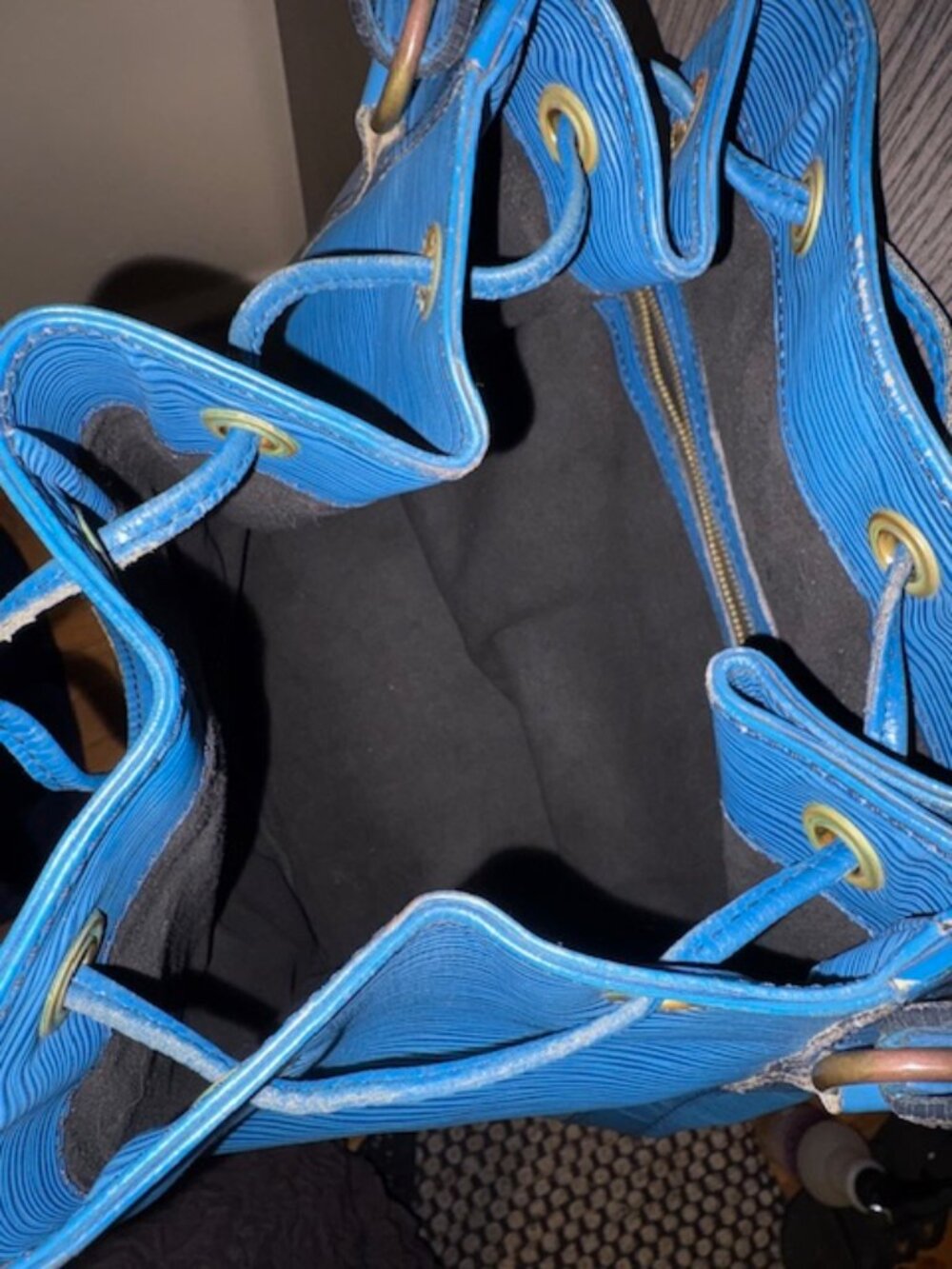 Louis Vuitton bucket bag - Picture 2 of 2